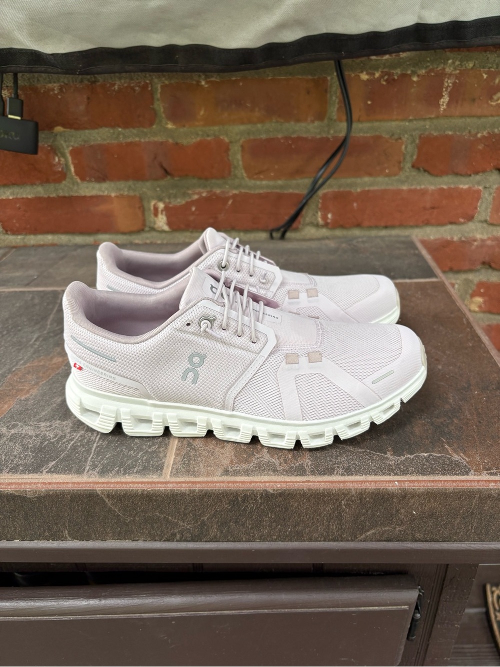 ON Cloud 6 Womens 9 Running Shoes in Orchid / Fade
